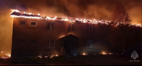 В крупнейшем городе Ямала во время пожара в аварийном доме погибли дети