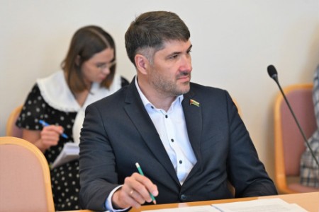 Губернатор Ямала Артюхов после своего переназначения сменил сенатора