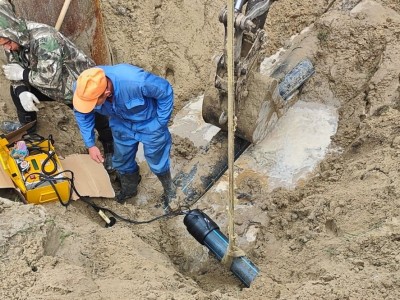 Глава Нефтеюганска не стала называть причины аварии, из-за которой почти сутки без воды оставался жилой микрорайон
