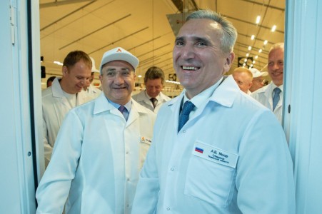 Губернатор Моор выделил почти 300 млн рублей крупному холдингу, который поддержал его во время предвыборной кампании
