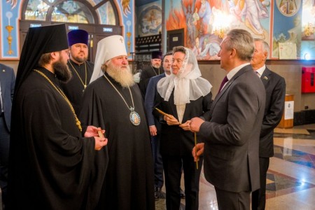В ХМАО обострился конфликт между губернатором Комаровой и митрополитом Павлом
