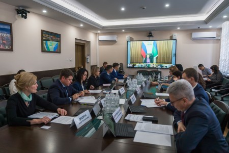 Власти ХМАО распределили дополнительное финансирование на 16,4 млрд рублей по программе «Сотрудничество»