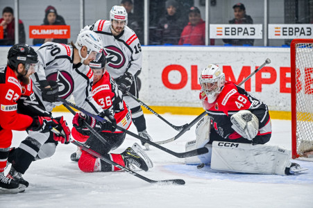 Хоккеисты «Рубина» завершили выездную серию победой в Новокузнецке