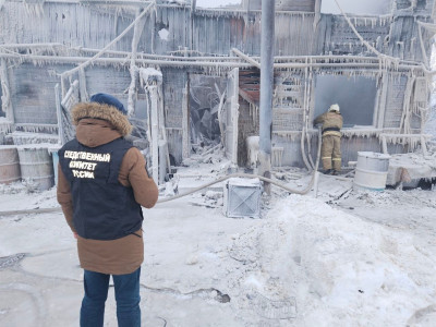 СКР по ХМАО официально подтвердил гибель одной женщины в пожаре в деревянном доме в Березово
