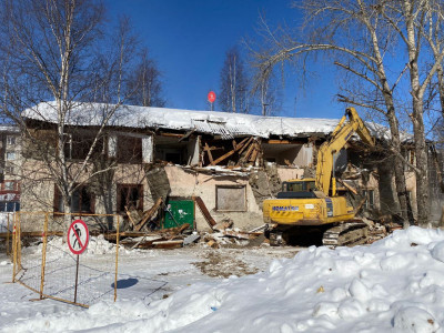 Власти Сургута планируют в первом полугодии 2024 года полностью избавиться от аварийного деревянного фонда