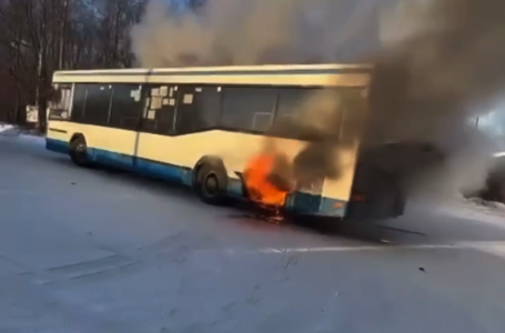 В ХМАО началась проверка по факту возгорания пассажирского автобуса на трассе