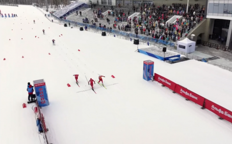 Этап Кубка России по лыжным гонкам в Тюмени проходит при полупустых трибунах