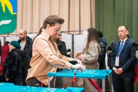 На выборах президента в ХМАО жительница, придя на участок, узнала, что за нее уже кто-то проголосовал