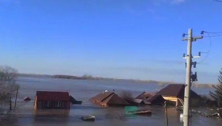 Уровень воды в реке в районе города Ишим за сутки поднялся более чем на два метра