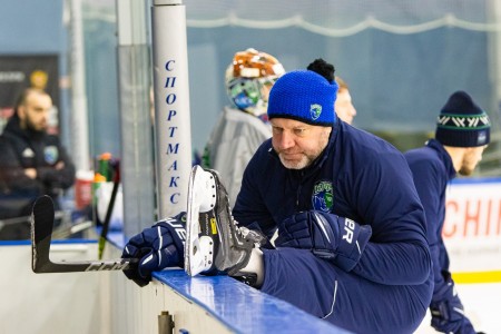 Главный тренер ХК «Югра» Епанчинцев, проигравший регулярный чемпионат и плей-офф ВХЛ, возглавил «Сибирь»