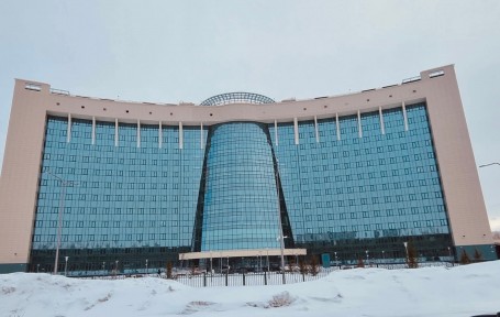 Прокурор ХМАО взял на контроль нарушения, выявленные при сдаче больницы-долгостроя за 30 млрд рублей