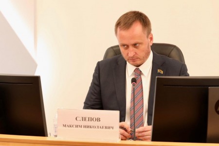 Спикер думы Сургута Слепов, не прояснивший ситуацию с гражданством, намерен стать главой города