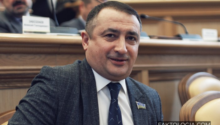 Дума ХМАО созывает заседание из-за скандального заявления депутата о мигрантах