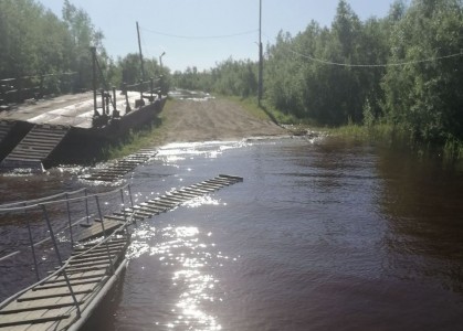 Жители одного из районов ХМАО требуют от властей помочь людям во время паводка