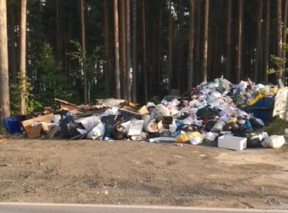 В крупнейшем городе ХМАО продолжается мусорный коллапс. Жители снова требуют от мэра убрать мусорные кучи