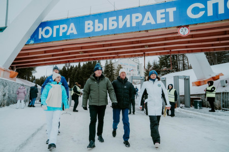 Отсутствие зрителей на биатлоне замгубернатора ХМАО Майер объяснила большим количеством соревнований