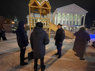 Следователи возбудили дело по факту обрушения деревянной горки в Тюмени