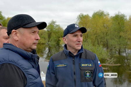Из-за паводка тюменский губернатор Моор продолжает вводить режим ЧС в деревнях и садовых участках