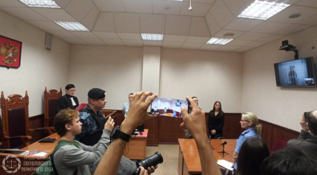 Суд оставил в СИЗО редактора Ura.ru, обвиняемого в даче взятки