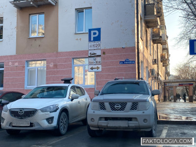 Парковки в центре Тюмени станут платными круглосуточно