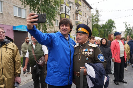 Жители Тюмени просят мэра города Афанасьева вернуть им мобильный интернет