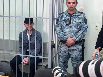 Обвиняемого в даче взятки редактора Ura.ru оставили под арестом до октября