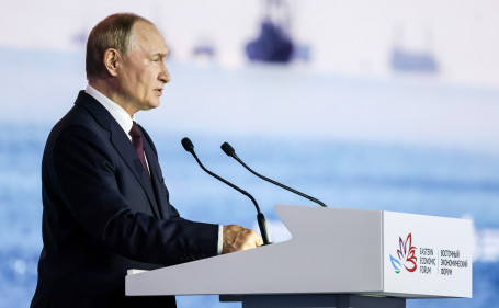Путин не согласился с оценкой главы «Сбера» о стагнирующей экономике
