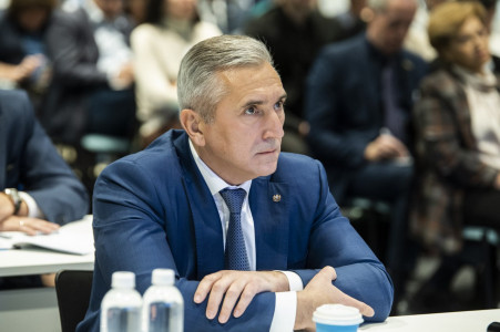 Тюменский губернатор Моор не комментирует появление в столице региона БПЛА