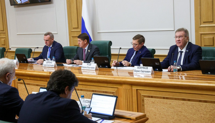 Сенатор Якушев посоветовал властям ХМАО активнее просить помощи у федерального центра