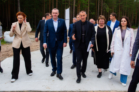 Губернатор ХМАО подтвердил особый статус Сургутского района в программе расселения аварийного жилья