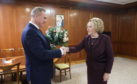 Терапия по-совфедовски: Матвиенко полечила Кухарука похвалой, а мэров — критикой