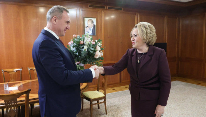 Терапия по-совфедовски: Матвиенко полечила Кухарука похвалой, а мэров — критикой