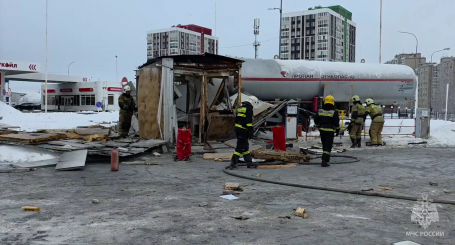 В центре Ханты-Мансийска произошел взрыв на газовой заправке, есть пострадавший