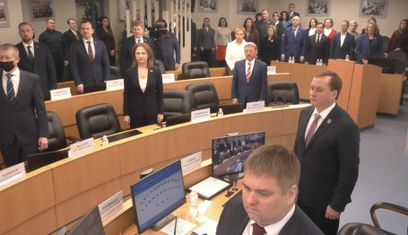 Дума Сургута чуть не провалила голосование по поправкам в устав, расширяющие полномочия губернатора ХМАО