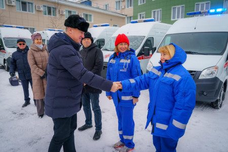 Власти ХМАО за год полностью заменили изношенный автопарк скорой помощи