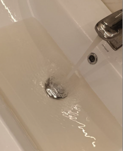 Массовые жалобы в соцсети губернатора на воду в Сургуте привели к прокурорской проверке