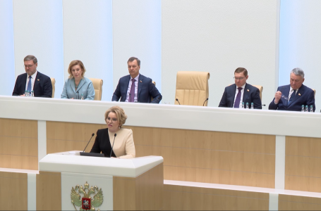 Матвиенко попросила Якушева подключиться к спасению «Почты России», где «скоро все разбегутся»