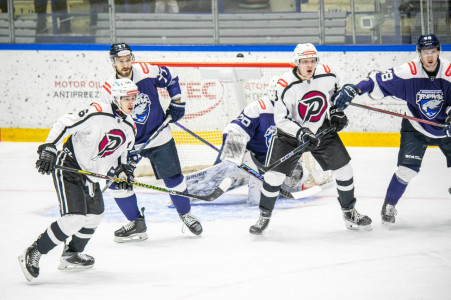 Хоккеисты тюменского «Рубина» выиграли первый матч с новым главным тренером