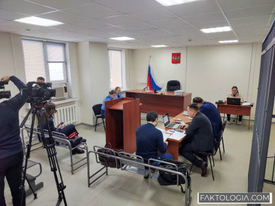 Экс-замгубернатора ХМАО Алексей Шипилов на суде по делу о взятках сел спиной к камерам