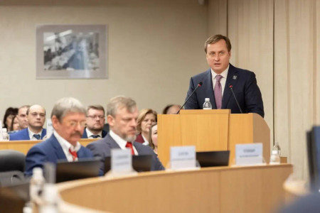 Глава Сургута отчитался о рекордах, приписанных губернатору