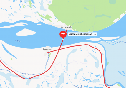 В ХМАО на зимнике провалился трактор