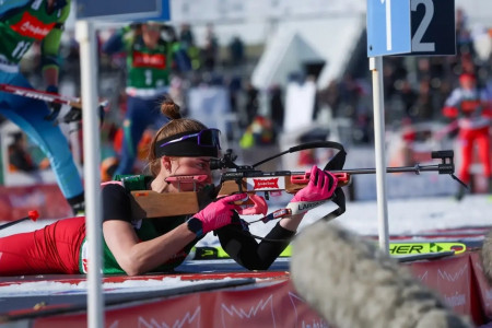 Тюменские биатлонистки провалили эстафету на домашнем чемпионате России