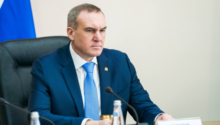 Гражданства мало не покажется