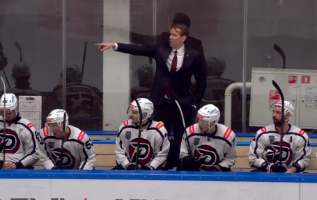 Хоккеисты тюменского «Рубина» оказались на грани вылета из плей-офф ВХЛ