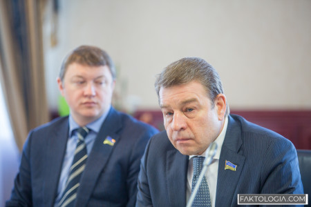 Forbes-мандат может уйти бюджетнику: на место миллиардера в думе ХМАО претендуют заведующие детсадами и директор школы