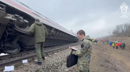 При сходе с рельсов семи вагонов поезда Москва — Челябинск пострадали более 20 человек