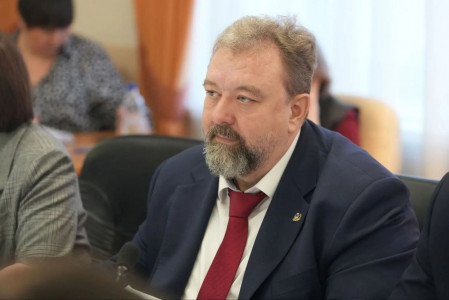 Мэр Тюмени Афанасьев сообщил о внезапном уходе своего заместителя по земельным отношениям