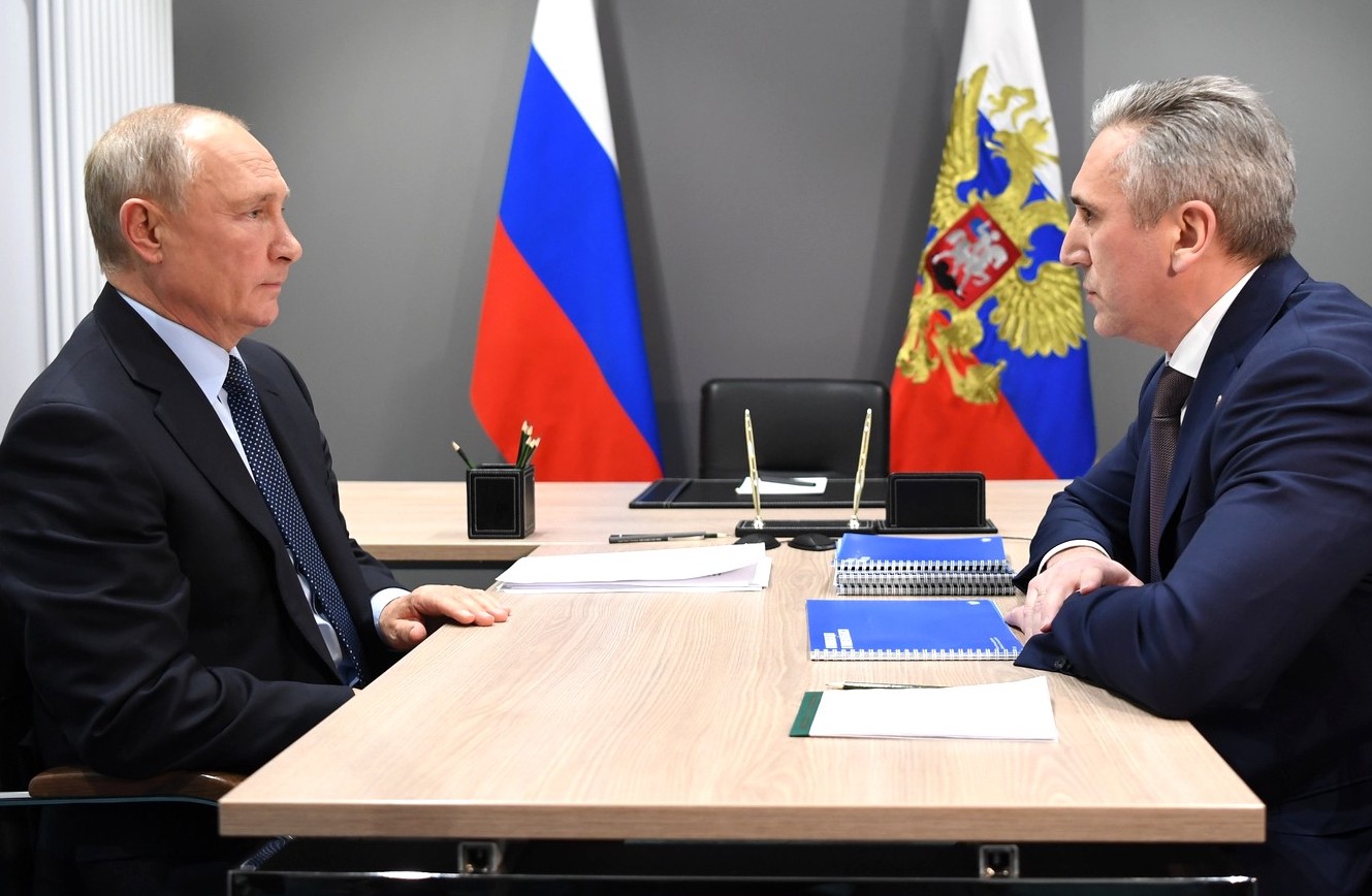 Страдающие от невыносимого запаха канализации жители Тюмени обратились за помощью к Путину и Бастрыкину