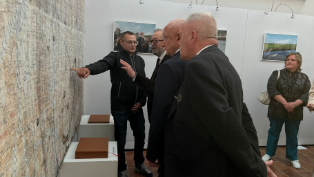 Наследие сибирского картографа Ремезова впервые представили в Югре: выставка по итогам экспедиции РГО начинает тур по региону