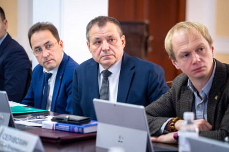 Правительство ХМАО потратит еще 1,2 млрд рублей на погашение долгов муниципальных предприятий
